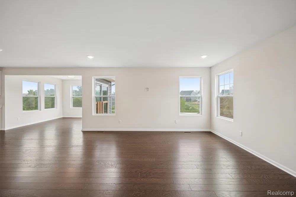 408 Hidden River W Holly Township, MI 48442