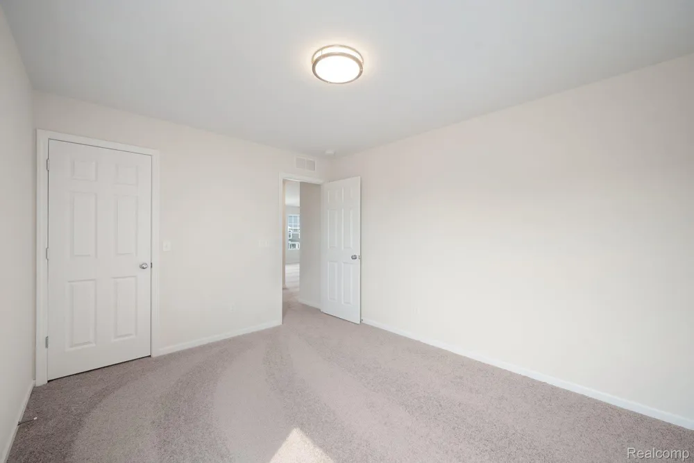 408 Hidden River W Holly Township, MI 48442