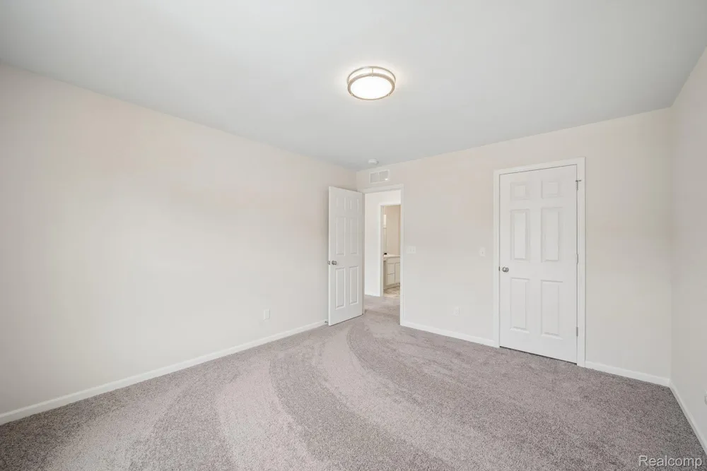 408 Hidden River W Holly Township, MI 48442