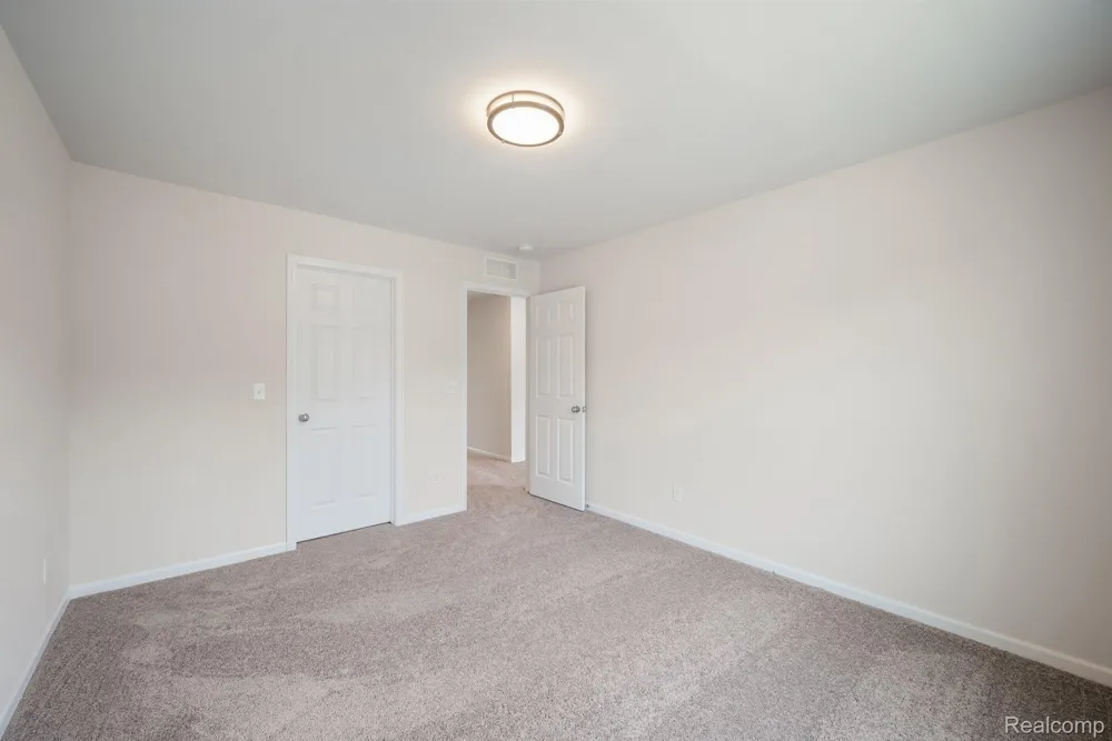 408 Hidden River W Holly Township, MI 48442