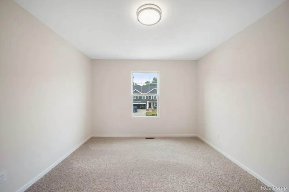 408 Hidden River W Holly Township, MI 48442