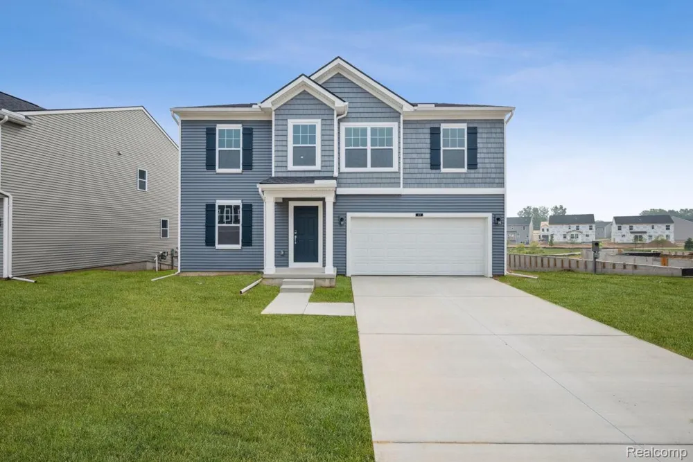 408 Hidden River W Holly Township, MI 48442