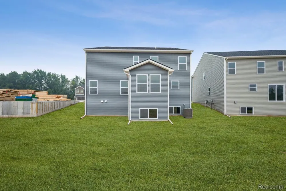 408 Hidden River W Holly Township, MI 48442