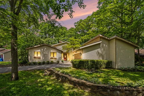 2111 Northridge Drive NE