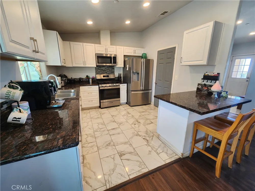 345 Solano Pinon Hills, CA 92372