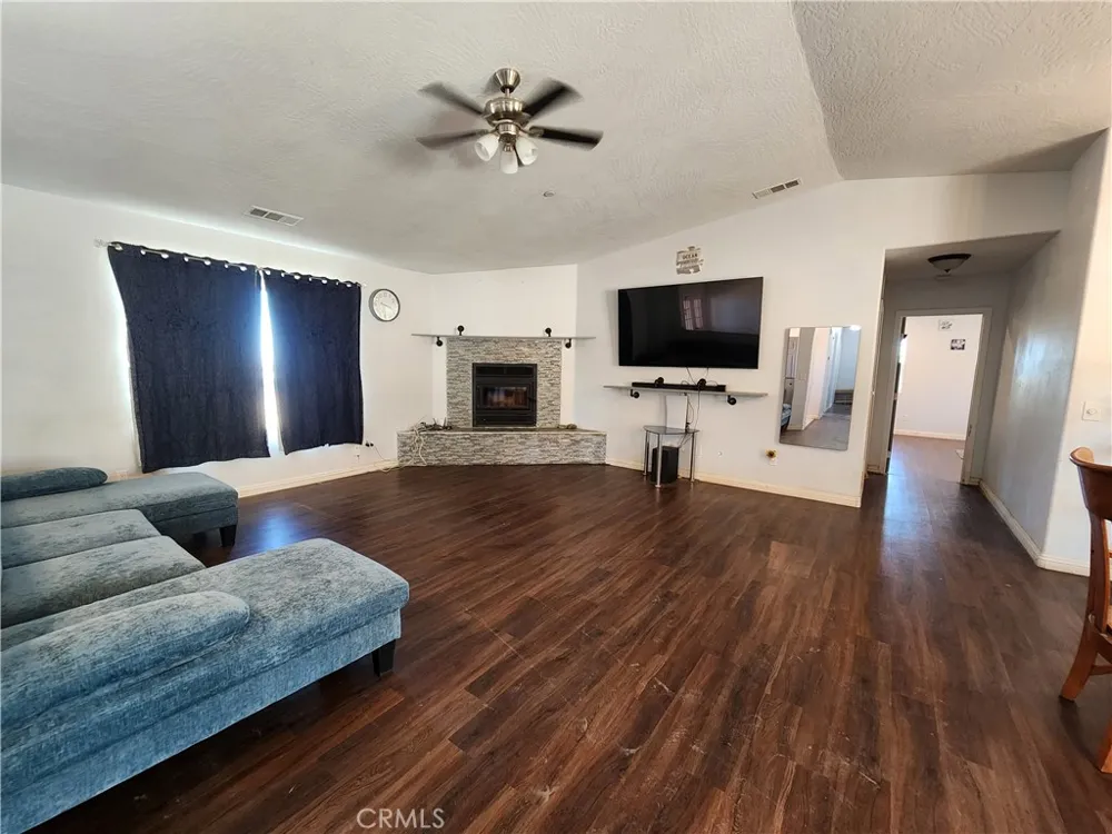 345 Solano Pinon Hills, CA 92372