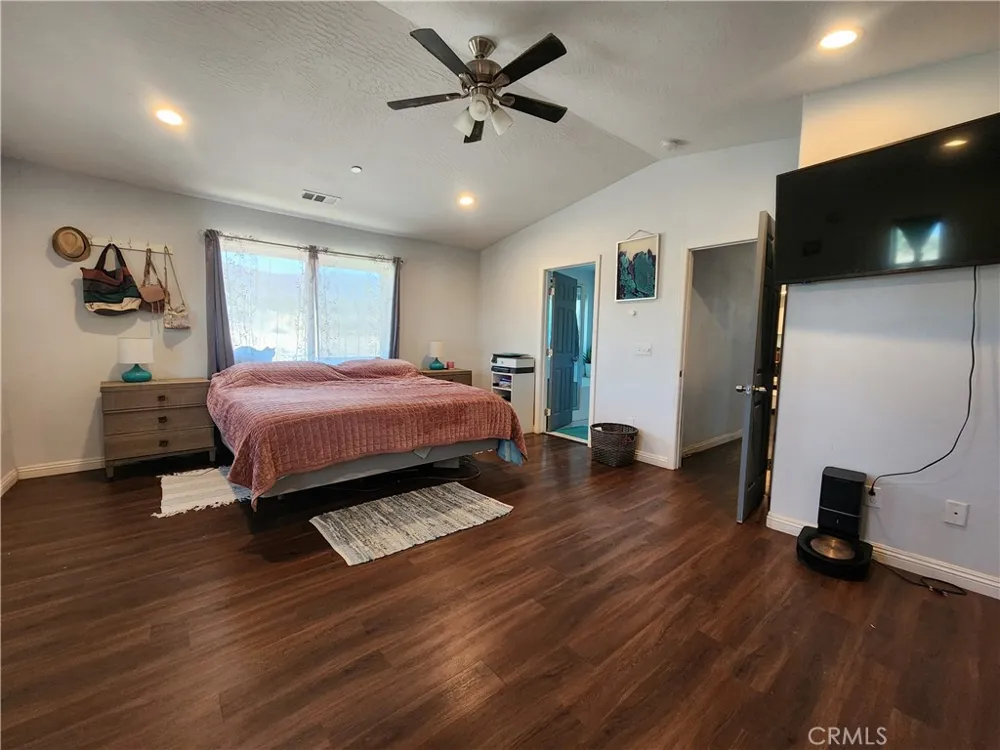 345 Solano Pinon Hills, CA 92372