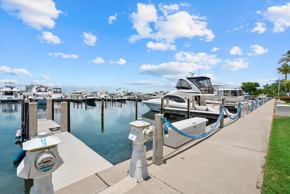 2600 HARBOURSIDE DRIVE #H06 Longboat Key, FL 34228