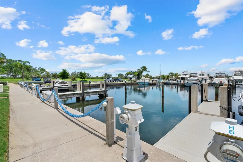 2600 HARBOURSIDE DRIVE #H06 Longboat Key, FL 34228