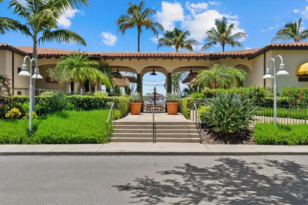 2600 HARBOURSIDE DRIVE #H06 Longboat Key, FL 34228