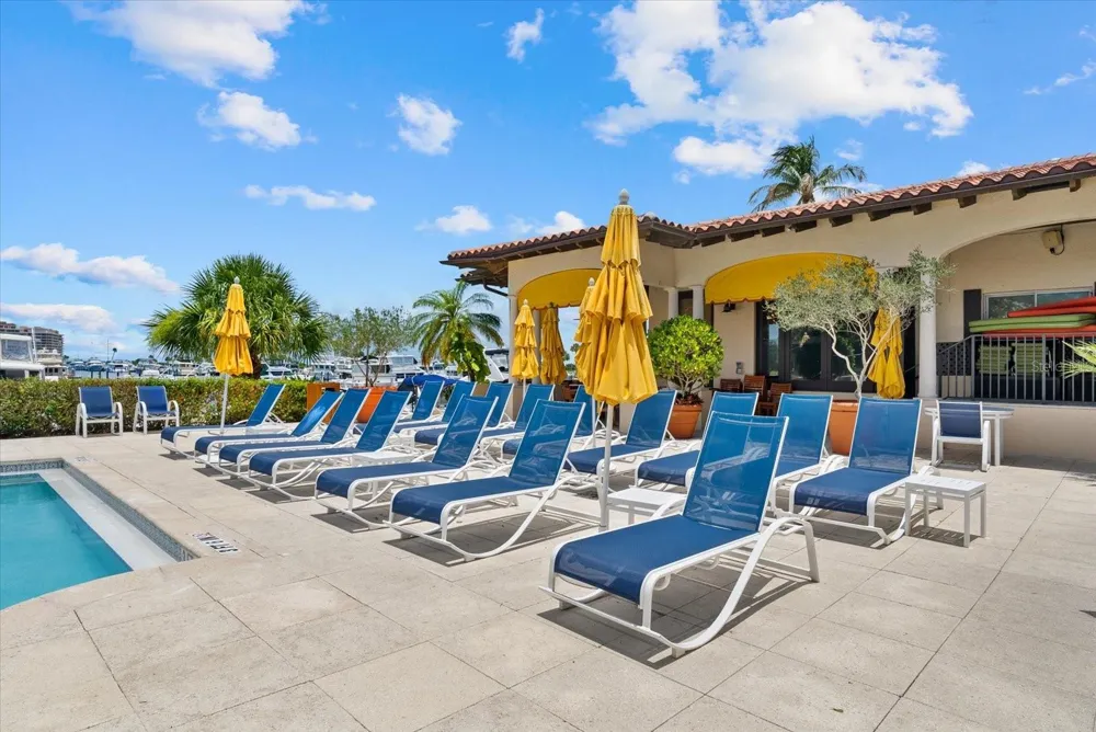 2600 HARBOURSIDE DRIVE #H06 Longboat Key, FL 34228