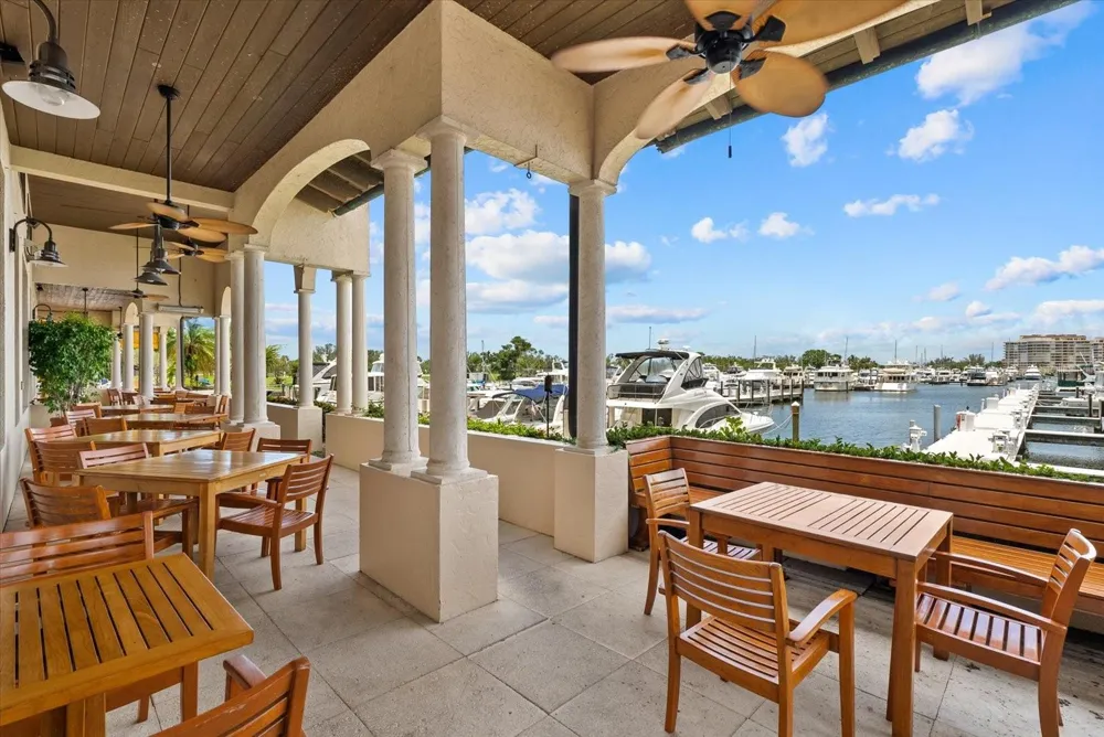 2600 HARBOURSIDE DRIVE #H06 Longboat Key, FL 34228