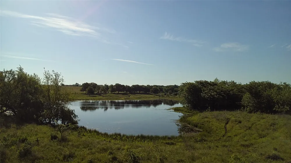 682 Somers Axtell, TX 76624