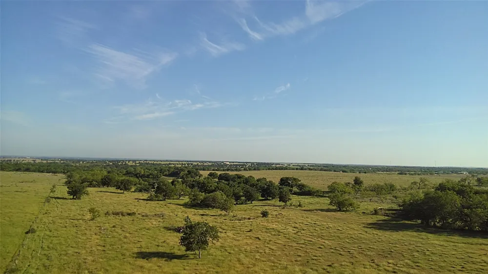 682 Somers Axtell, TX 76624