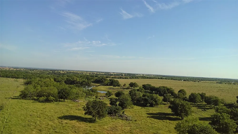 682 Somers Axtell, TX 76624