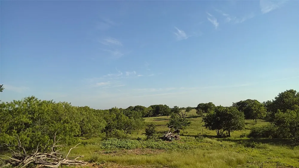 682 Somers Axtell, TX 76624