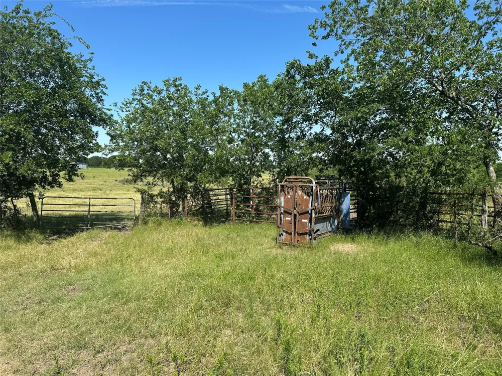 682 Somers Axtell, TX 76624