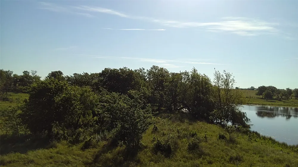 682 Somers Axtell, TX 76624