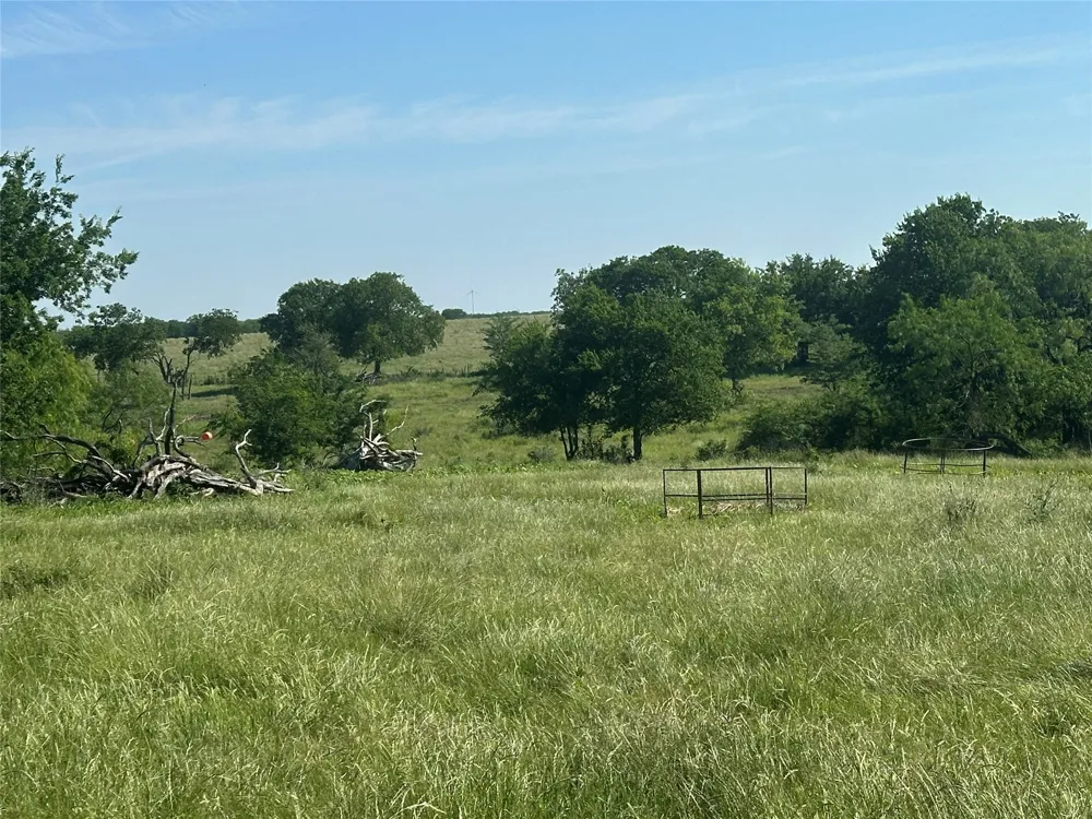 682 Somers Axtell, TX 76624