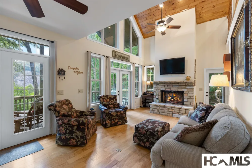 15 Equine Drive Sapphire, NC 28774