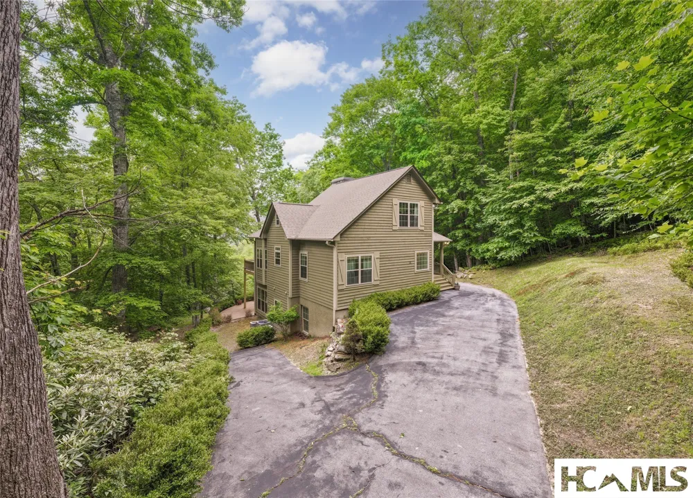 15 Equine Drive Sapphire, NC 28774