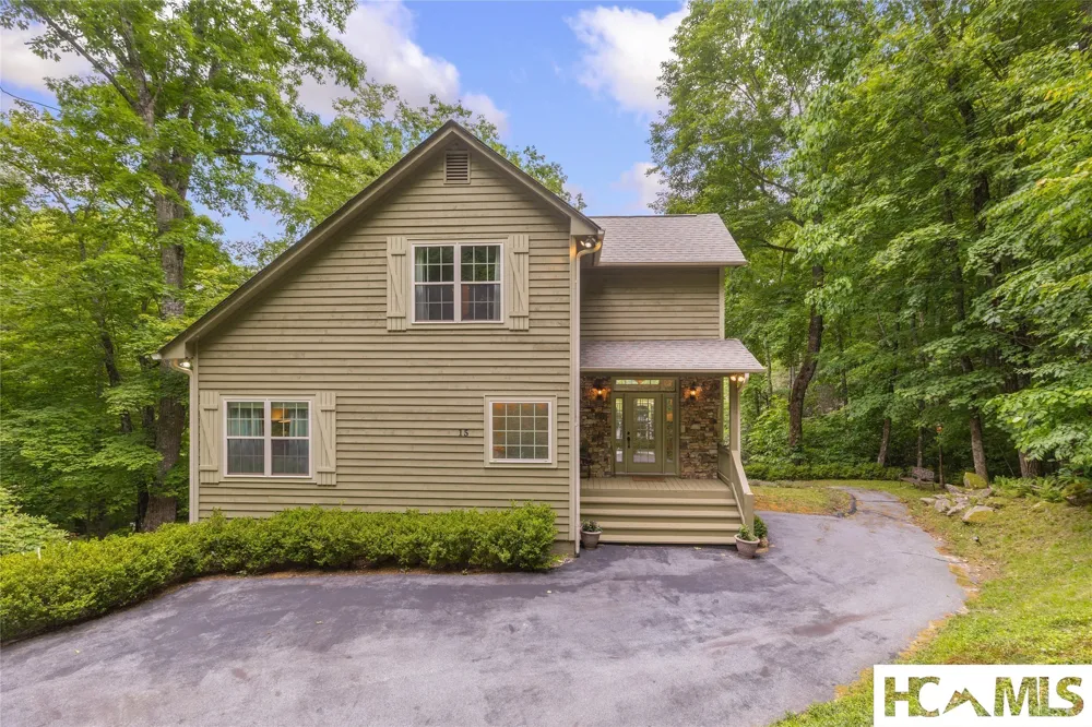 15 Equine Drive Sapphire, NC 28774