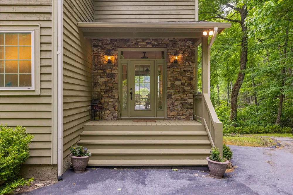 15 Equine Drive Sapphire, NC 28774