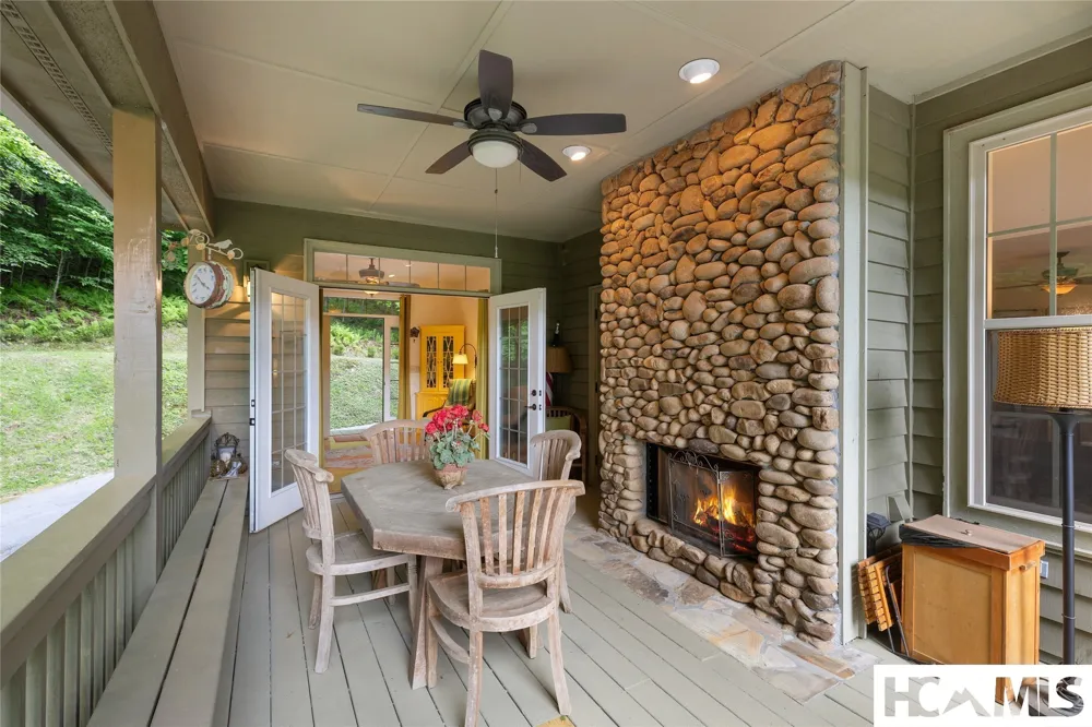 15 Equine Drive Sapphire, NC 28774