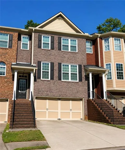 112 Village Lane