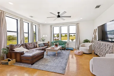 490 Private Road 4512