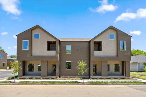 2702 Long Street