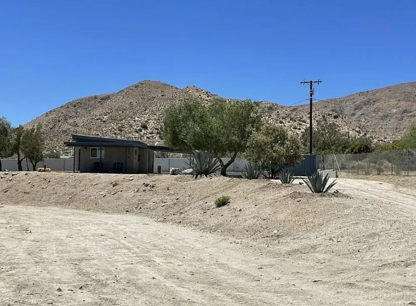 10860 Juniper Avenue Morongo Valley, CA 92256