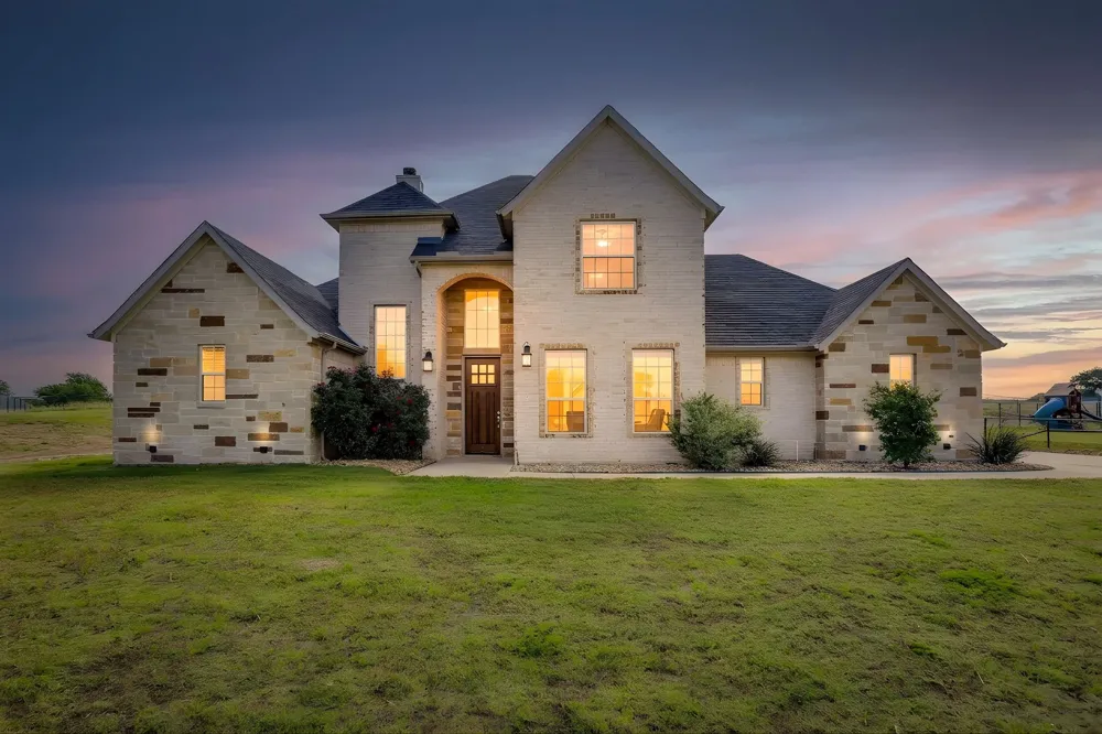 120 War Wagon Circle Millsap, TX 76066