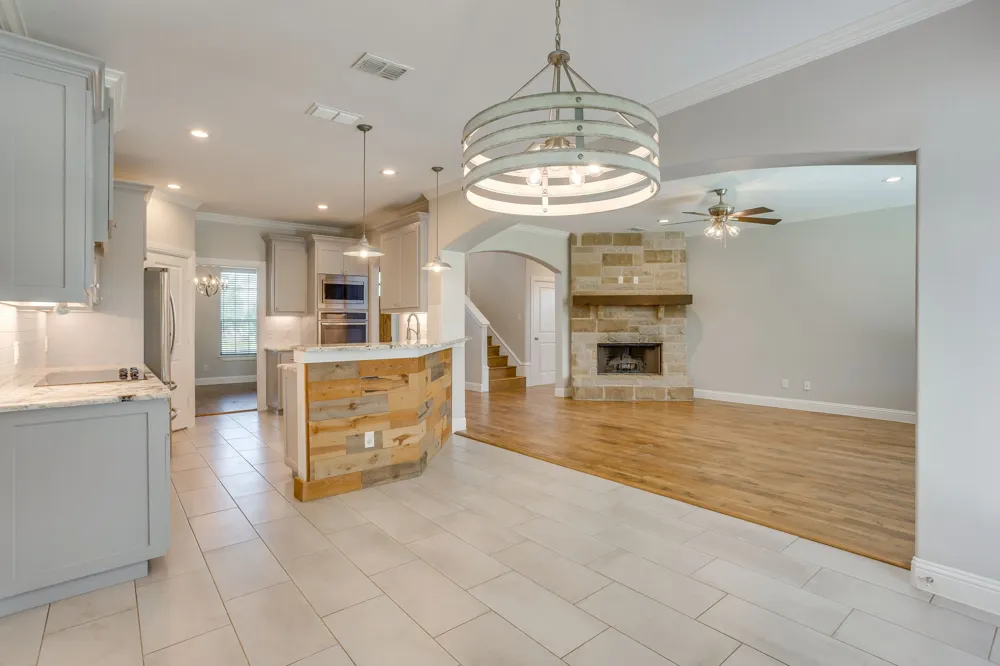 120 War Wagon Circle Millsap, TX 76066