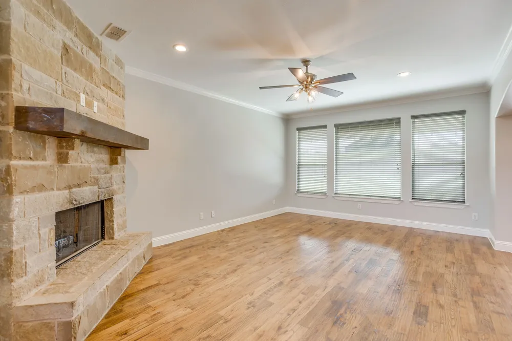 120 War Wagon Circle Millsap, TX 76066
