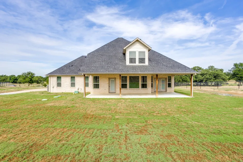 120 War Wagon Circle Millsap, TX 76066