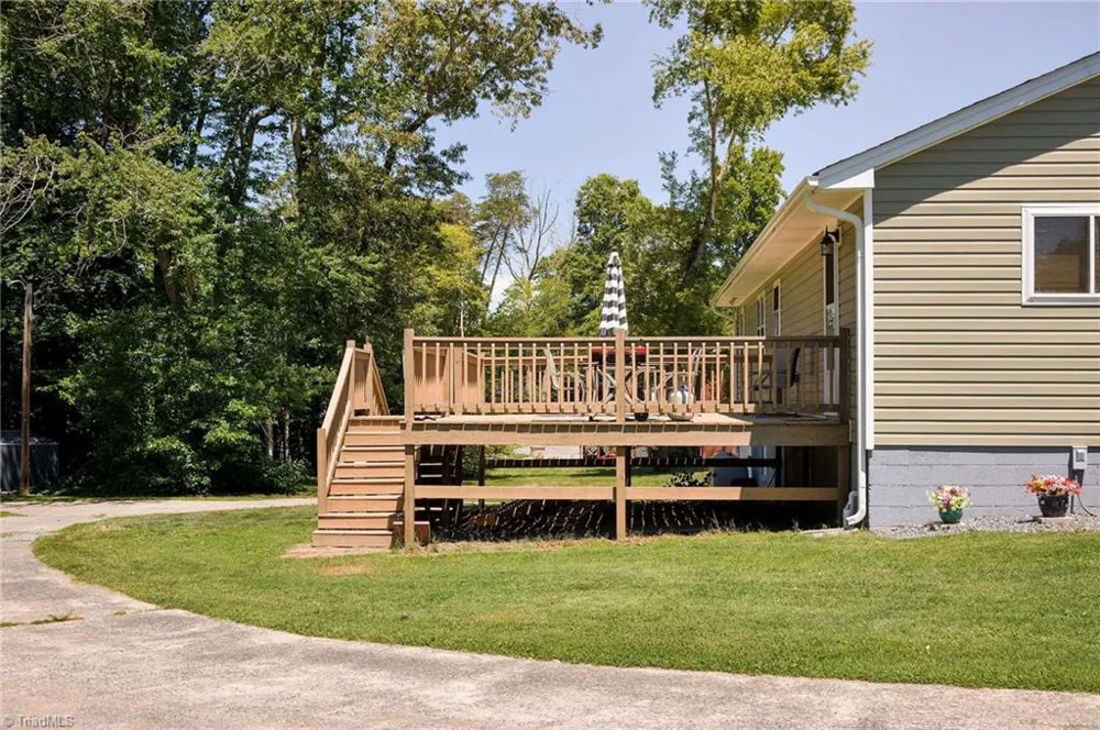 1625 US Highway 601 Yadkinville, NC 27055