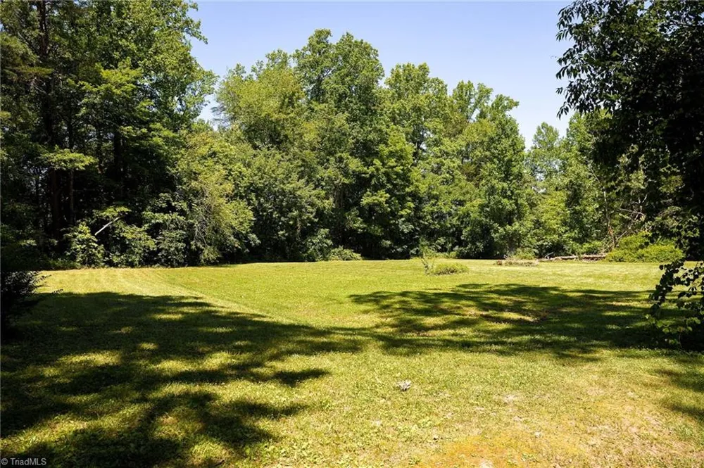 1625 US Highway 601 Yadkinville, NC 27055