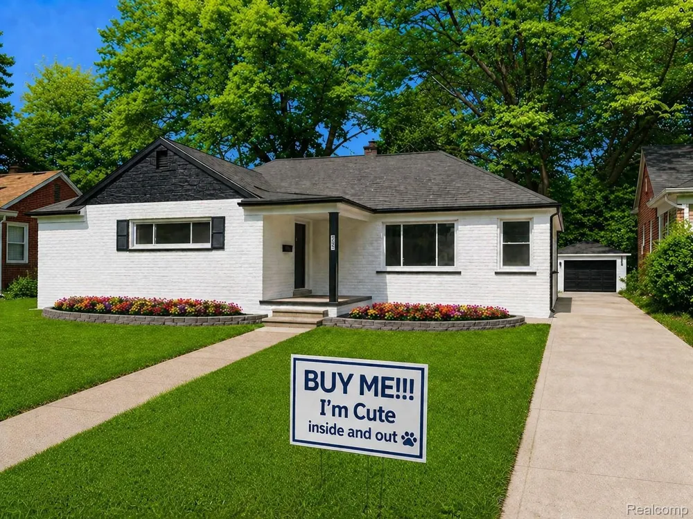 24221 Cloverlawn Street Oak Park City, MI 48237