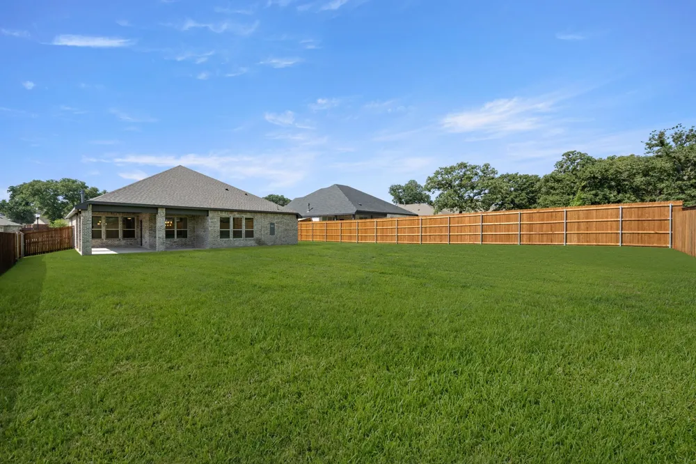 721 Stone Eagle Drive Azle, TX 76020