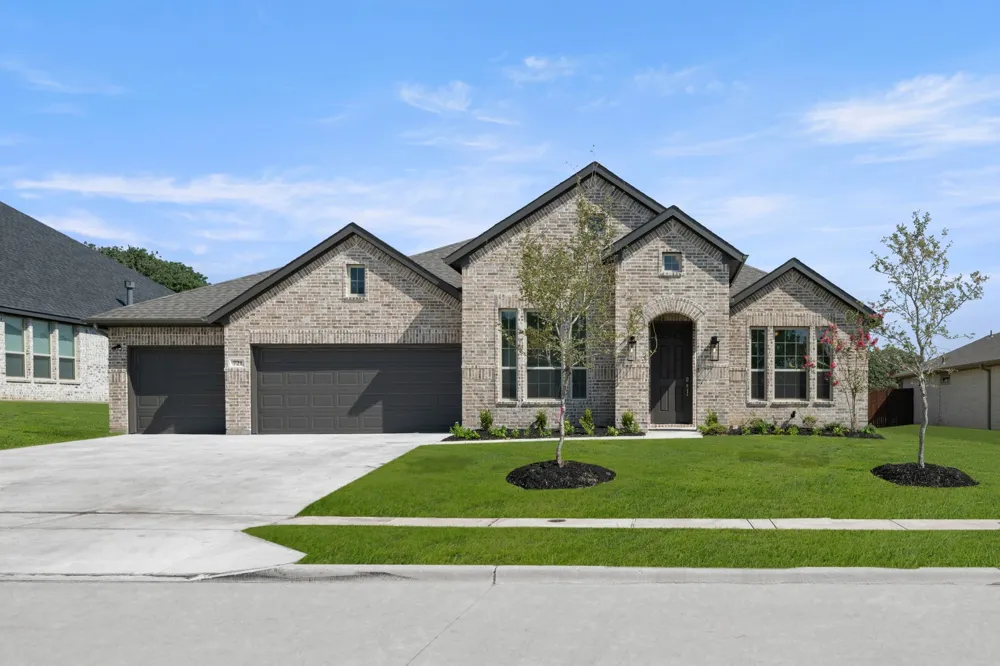721 Stone Eagle Drive Azle, TX 76020