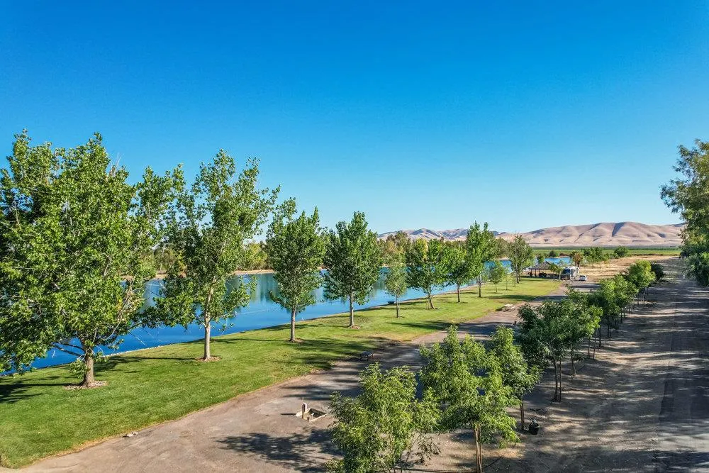 10037 Ca-33 Patterson, CA 95363