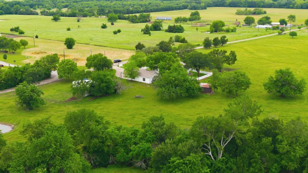 7635 County Road 4209 Campbell, TX 75422