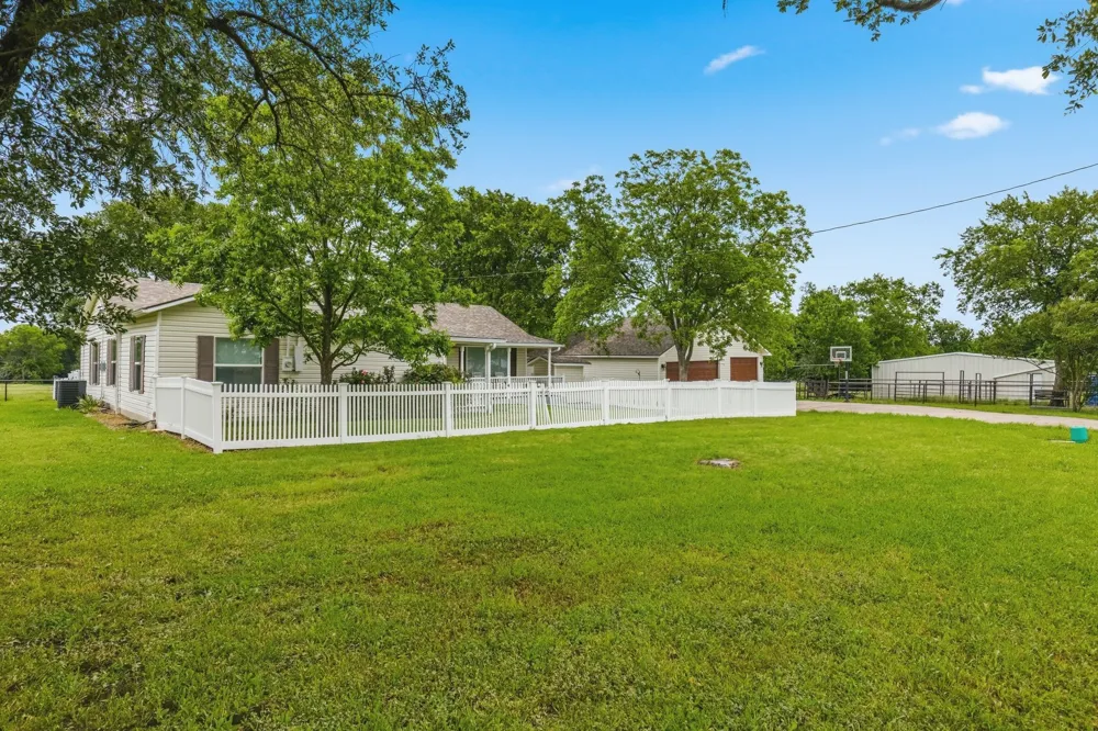 7635 County Road 4209 Campbell, TX 75422