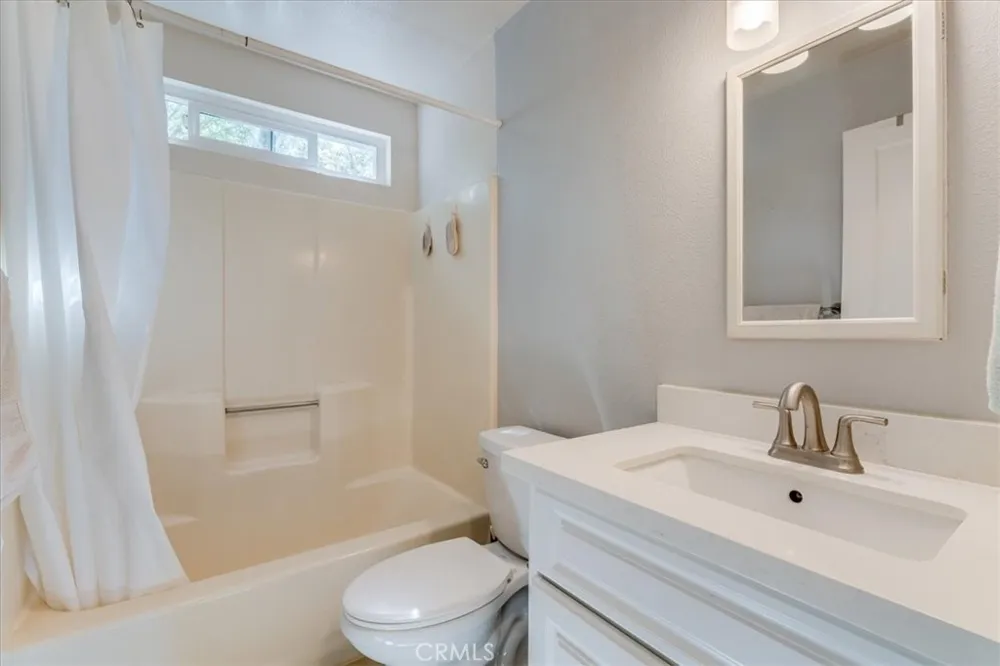2195 Green Street Cambria, CA 93428