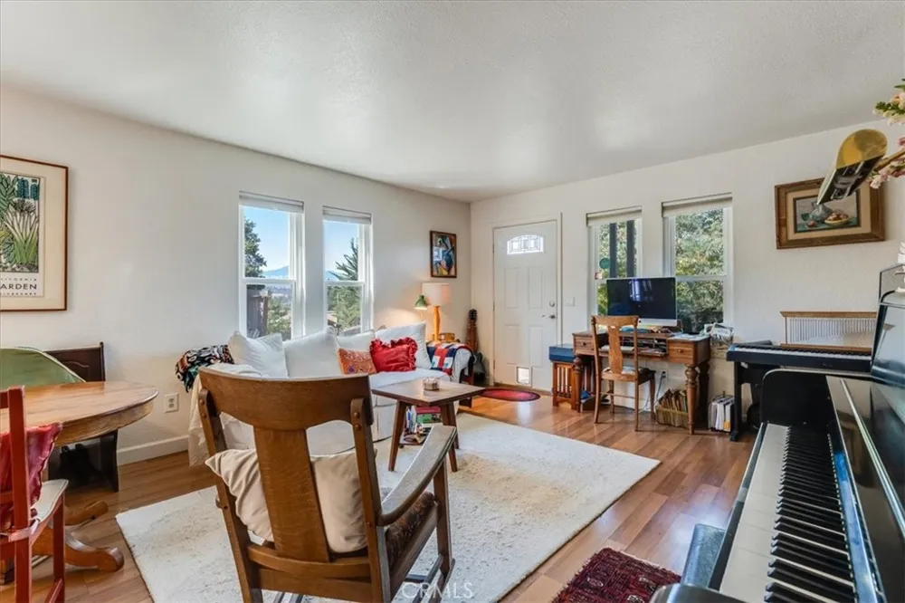 2195 Green Street Cambria, CA 93428