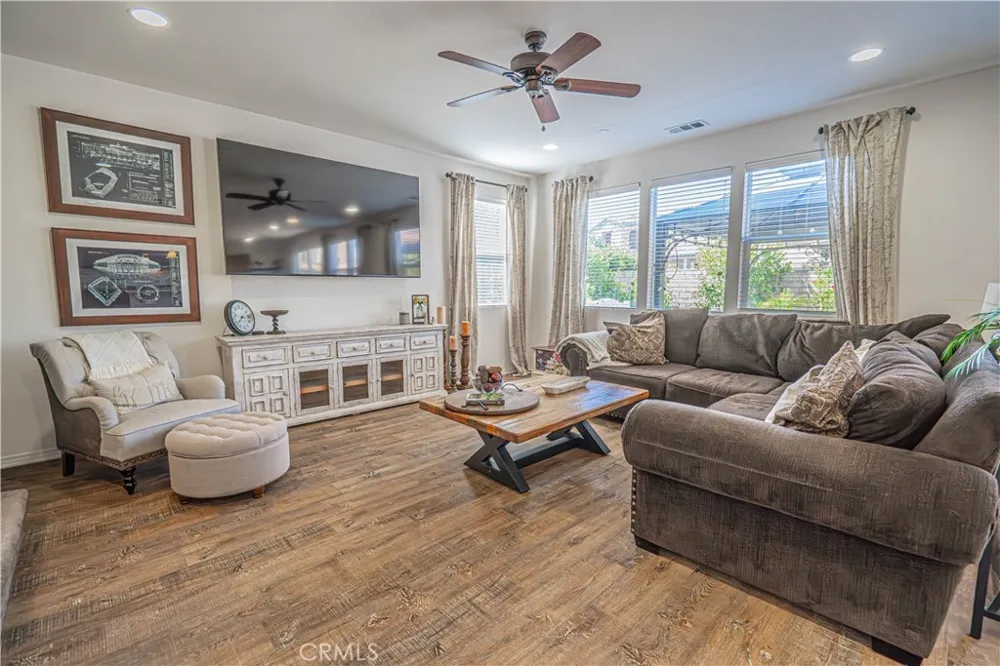 20726 Celadon Court Saugus, CA 91350