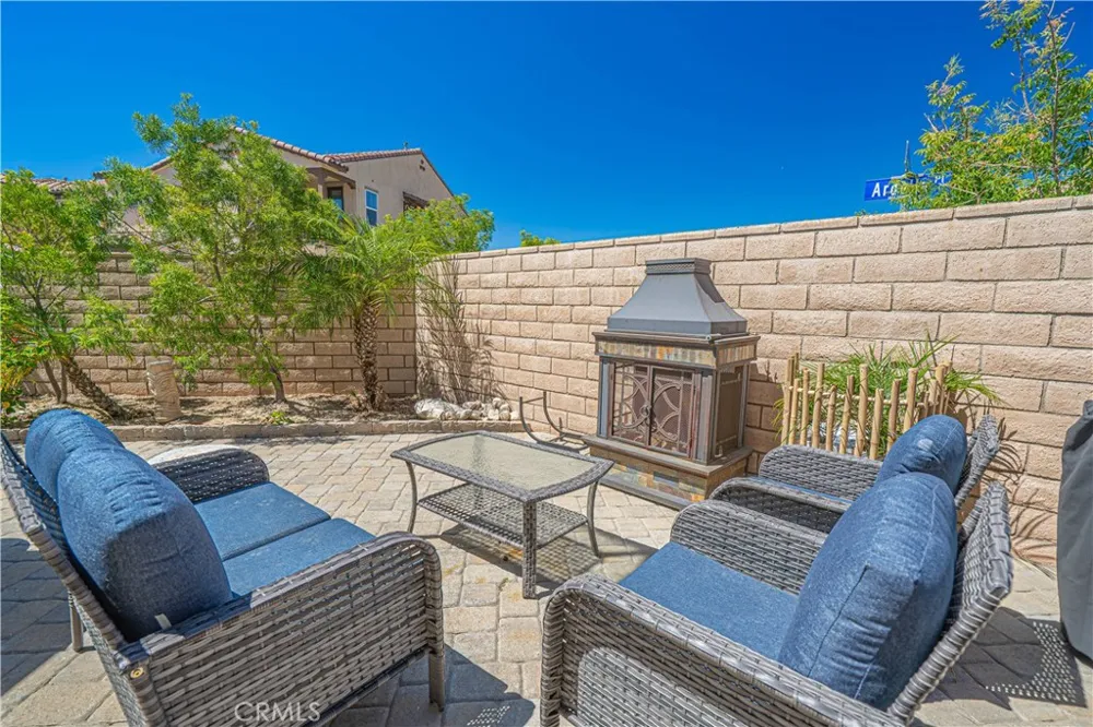 20726 Celadon Court Saugus, CA 91350