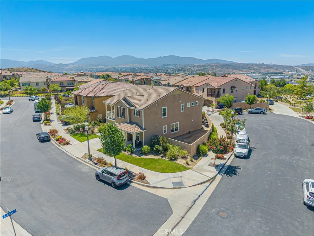 20726 Celadon Court Saugus, CA 91350