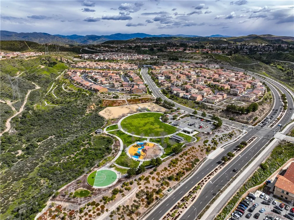 20726 Celadon Court Saugus, CA 91350